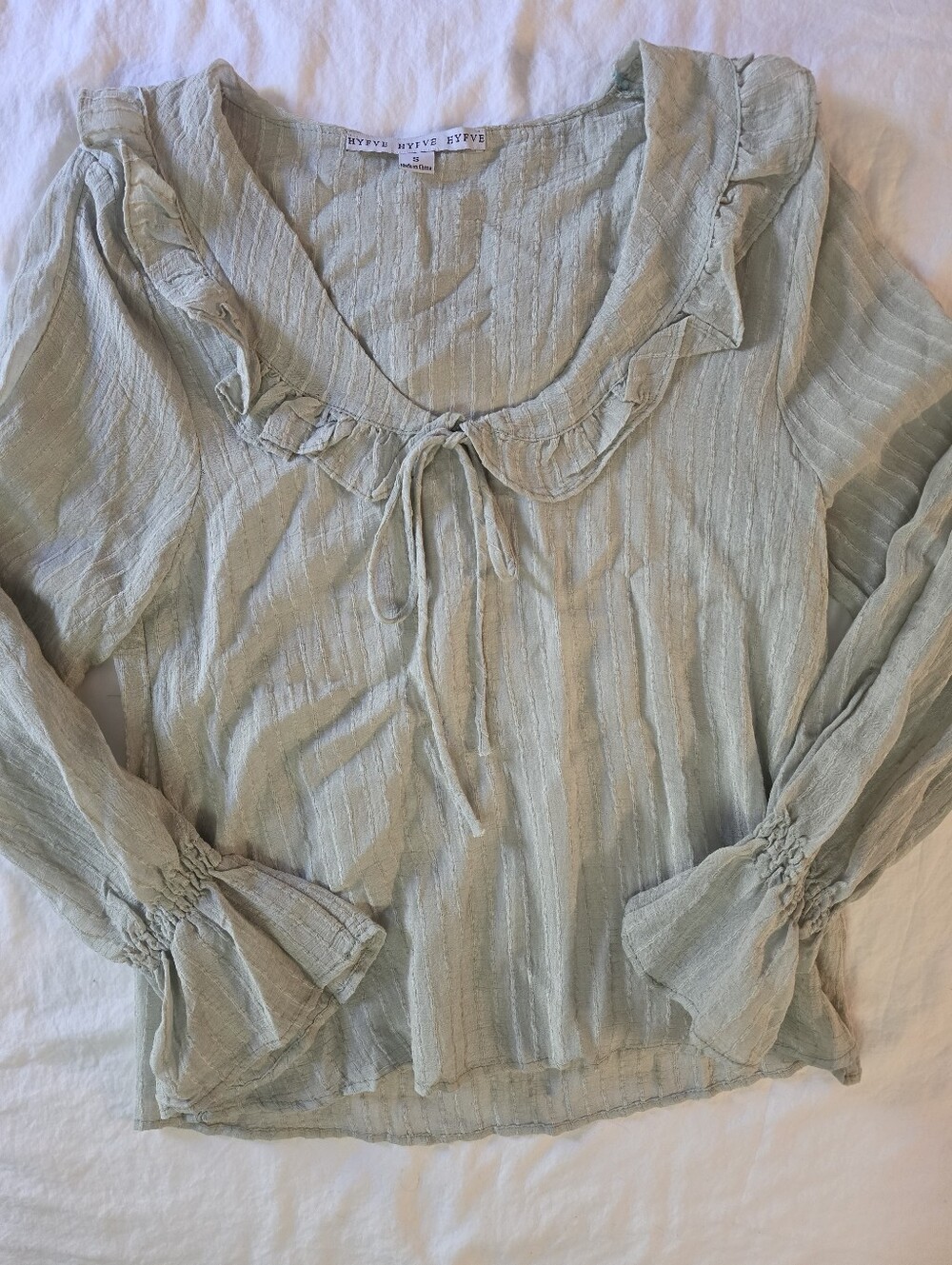 HYFVE 2020s Sage Green Crinkle Seersucker Ruffle Portrait Collar Blouse S - Picture 1 of 7